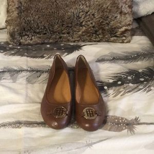 Tommy Hilfiger Shoe - Size 9